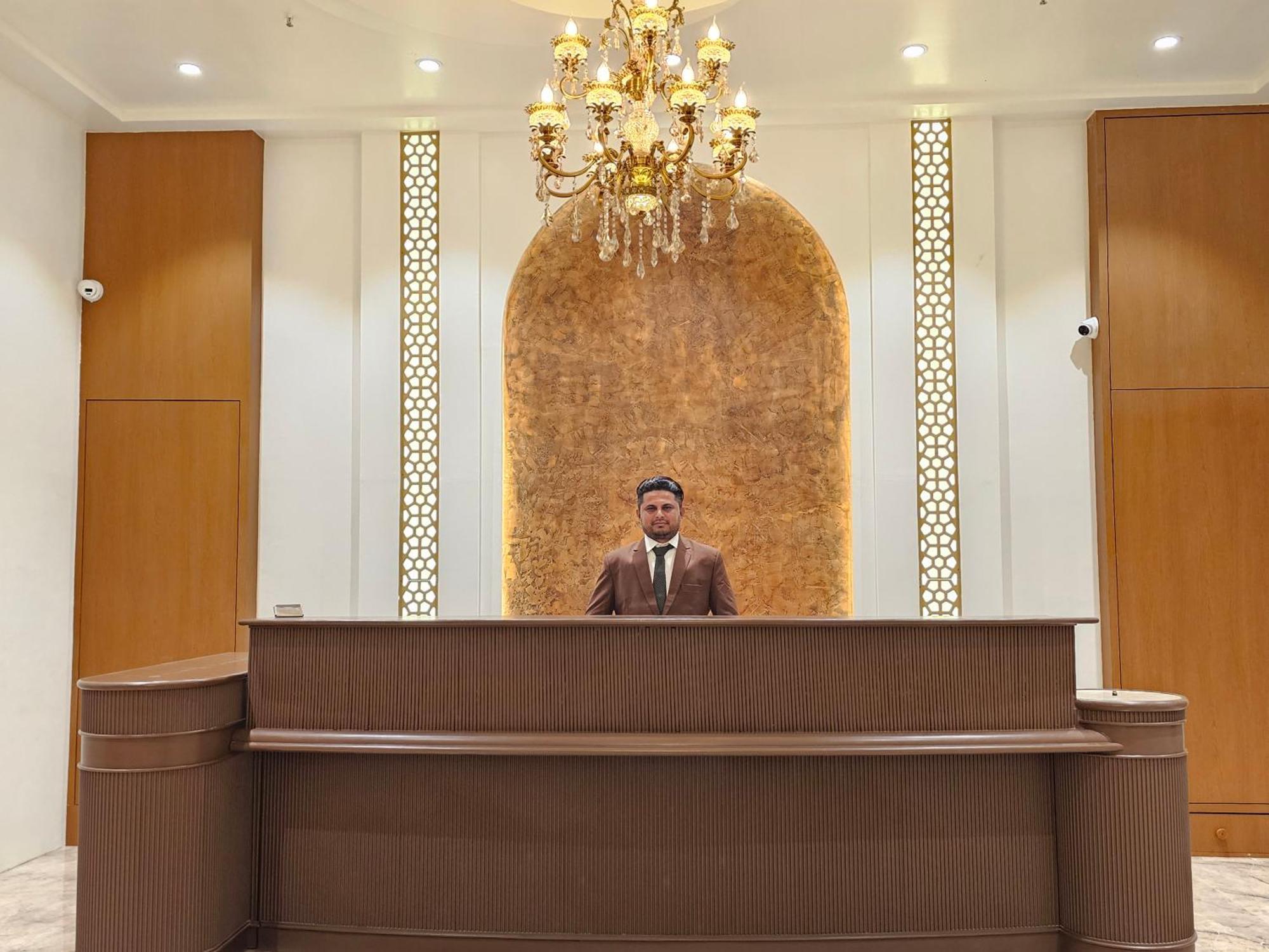 فندق The S Crown Somnāth المظهر الخارجي الصورة
